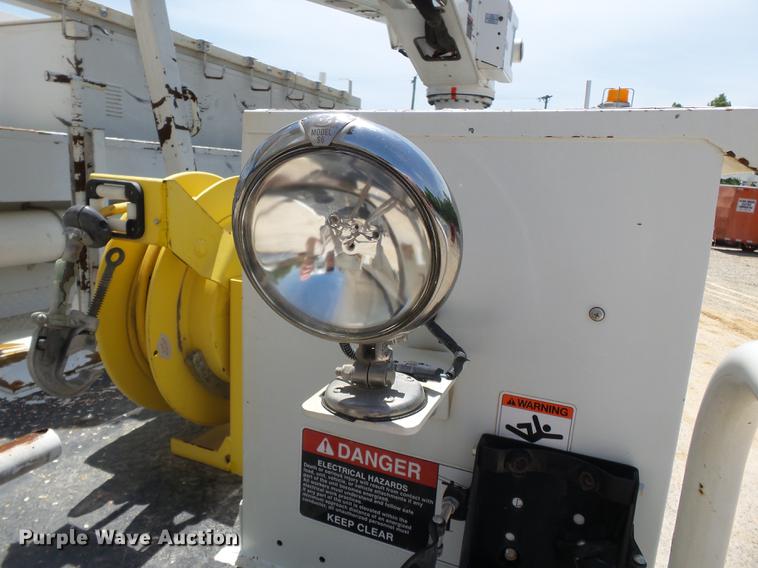 image for item DB7129 2011 Ford F550 Super Duty bucket truck