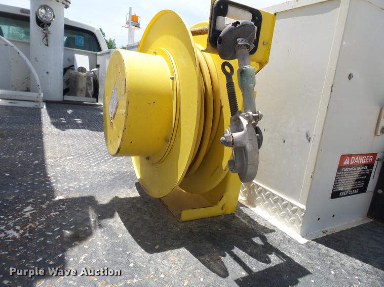 image for item DB7129 2011 Ford F550 Super Duty bucket truck