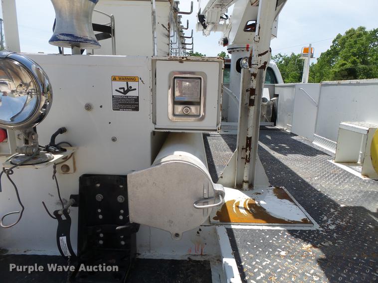 image for item DB7129 2011 Ford F550 Super Duty bucket truck