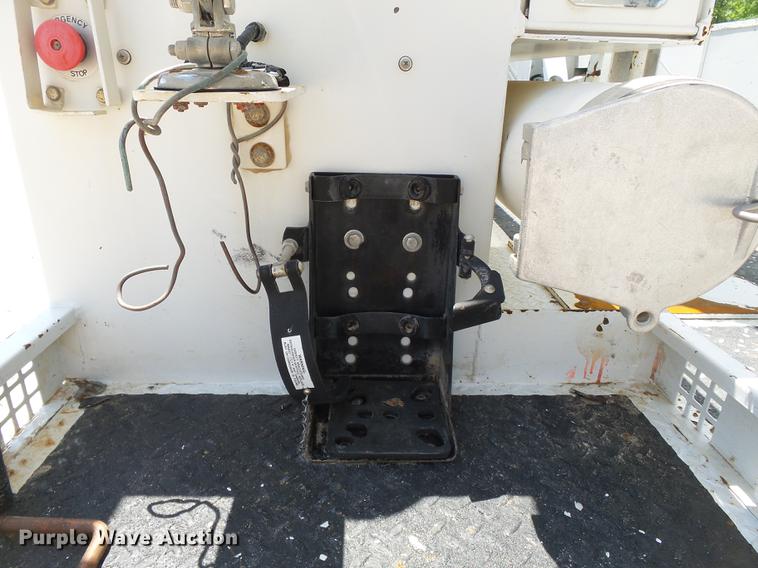 image for item DB7129 2011 Ford F550 Super Duty bucket truck