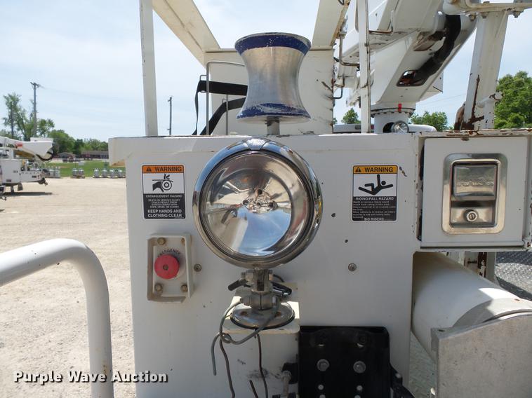 image for item DB7129 2011 Ford F550 Super Duty bucket truck