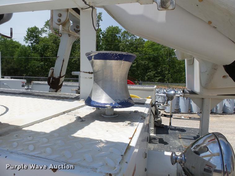 image for item DB7129 2011 Ford F550 Super Duty bucket truck