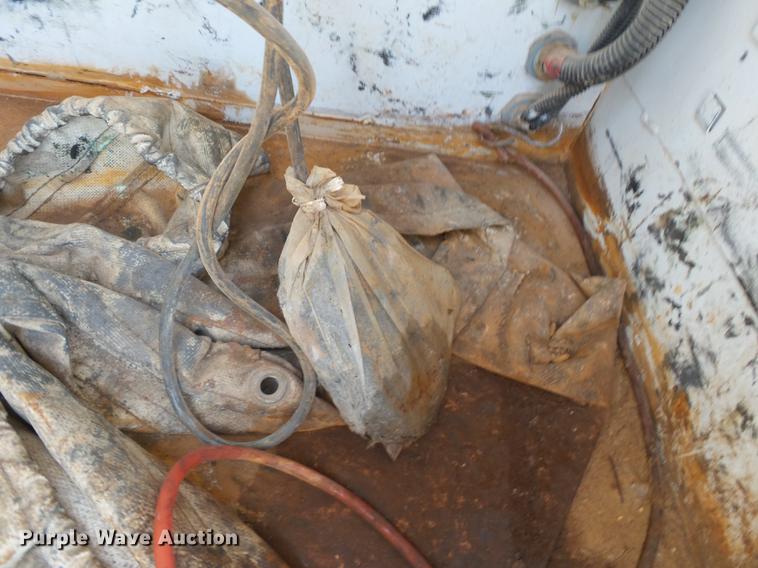 image for item DB7129 2011 Ford F550 Super Duty bucket truck