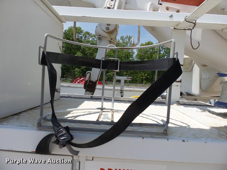 image for item DB7129 2011 Ford F550 Super Duty bucket truck