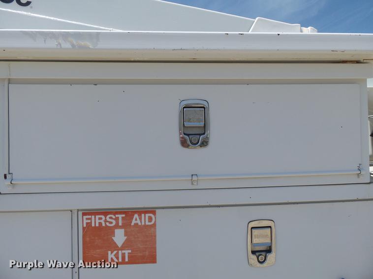 image for item DB7129 2011 Ford F550 Super Duty bucket truck