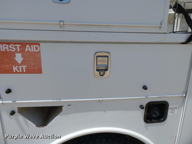 image for item DB7129 2011 Ford F550 Super Duty bucket truck