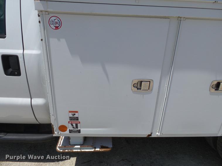 image for item DB7129 2011 Ford F550 Super Duty bucket truck