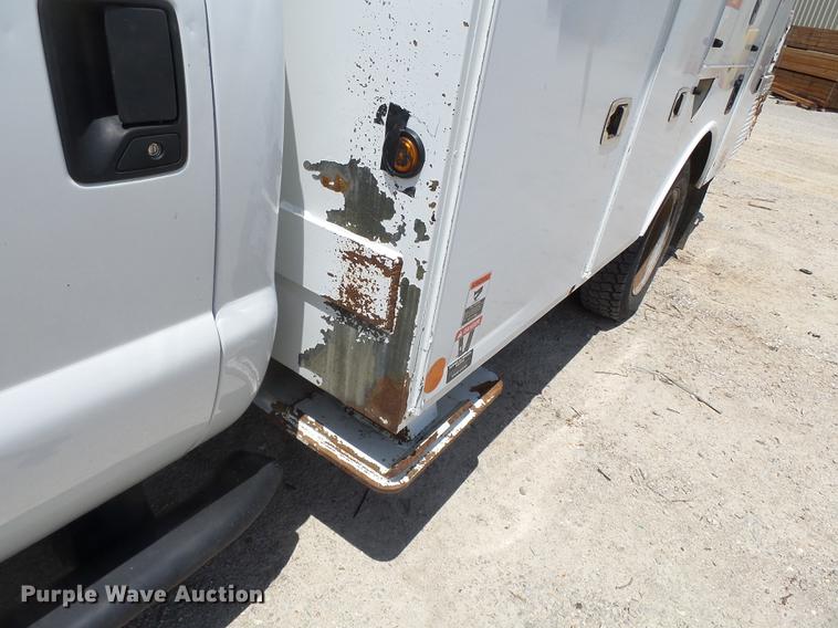 image for item DB7129 2011 Ford F550 Super Duty bucket truck