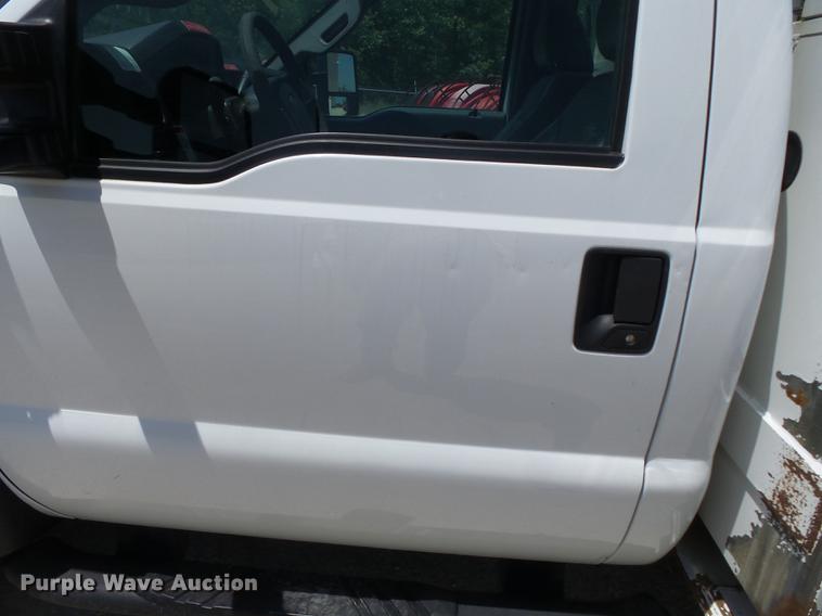 image for item DB7129 2011 Ford F550 Super Duty bucket truck