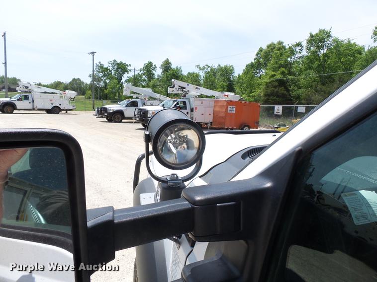 image for item DB7129 2011 Ford F550 Super Duty bucket truck