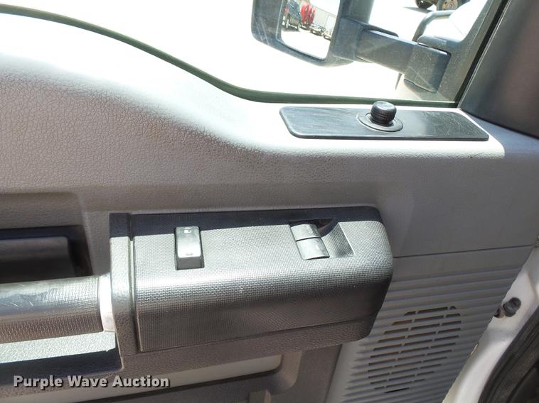 image for item DB7129 2011 Ford F550 Super Duty bucket truck