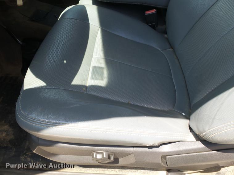 image for item DB7129 2011 Ford F550 Super Duty bucket truck