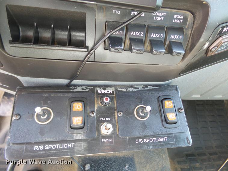 image for item DB7129 2011 Ford F550 Super Duty bucket truck