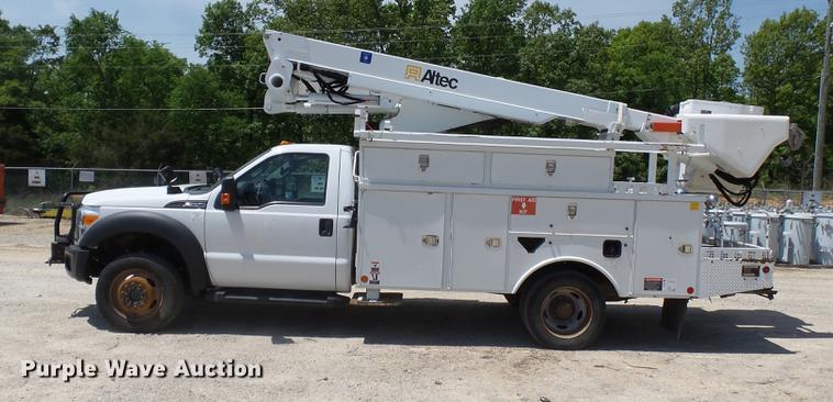 image for item DB7130 2011 Ford F550 Super Duty bucket truck