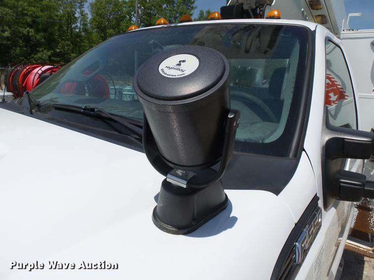 image for item DB7130 2011 Ford F550 Super Duty bucket truck