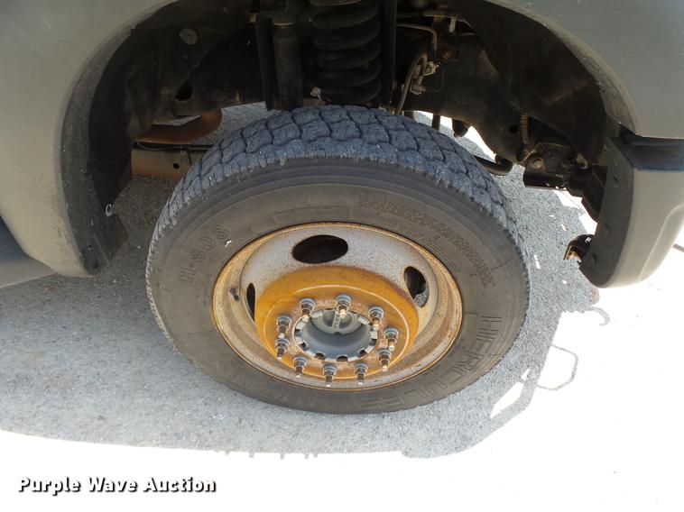 image for item DB7130 2011 Ford F550 Super Duty bucket truck