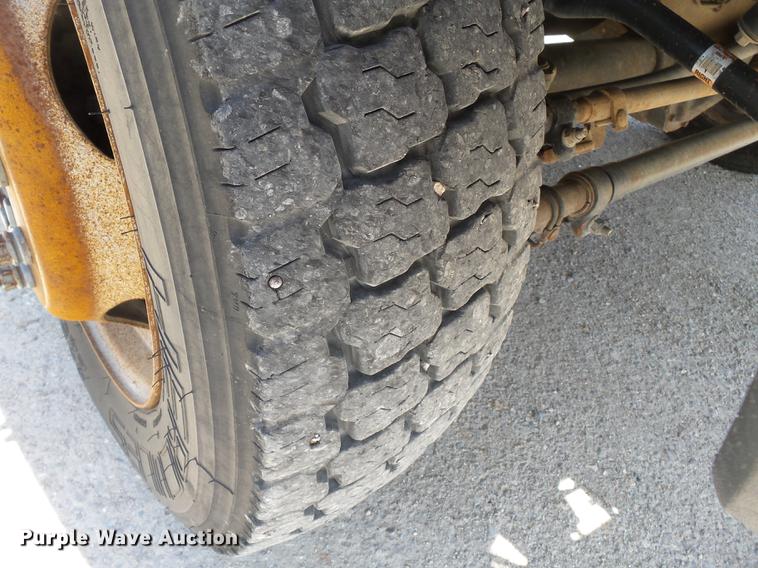 image for item DB7130 2011 Ford F550 Super Duty bucket truck