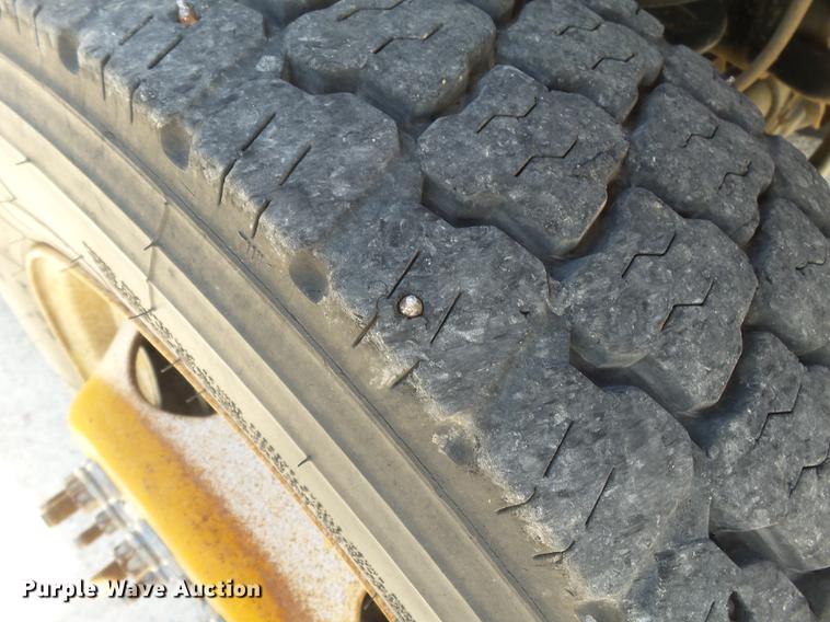 image for item DB7130 2011 Ford F550 Super Duty bucket truck