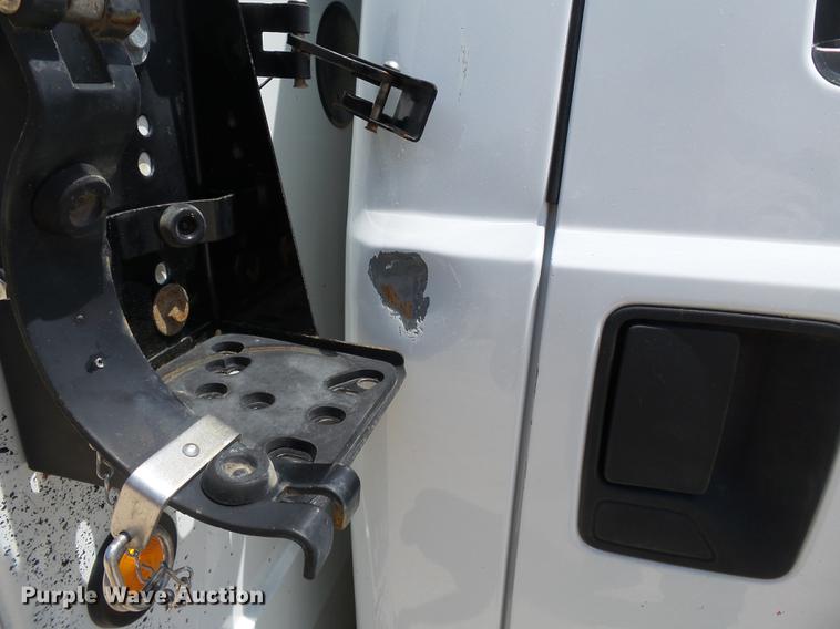 image for item DB7130 2011 Ford F550 Super Duty bucket truck