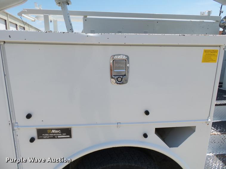 image for item DB7130 2011 Ford F550 Super Duty bucket truck