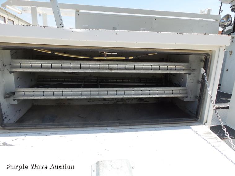 image for item DB7130 2011 Ford F550 Super Duty bucket truck