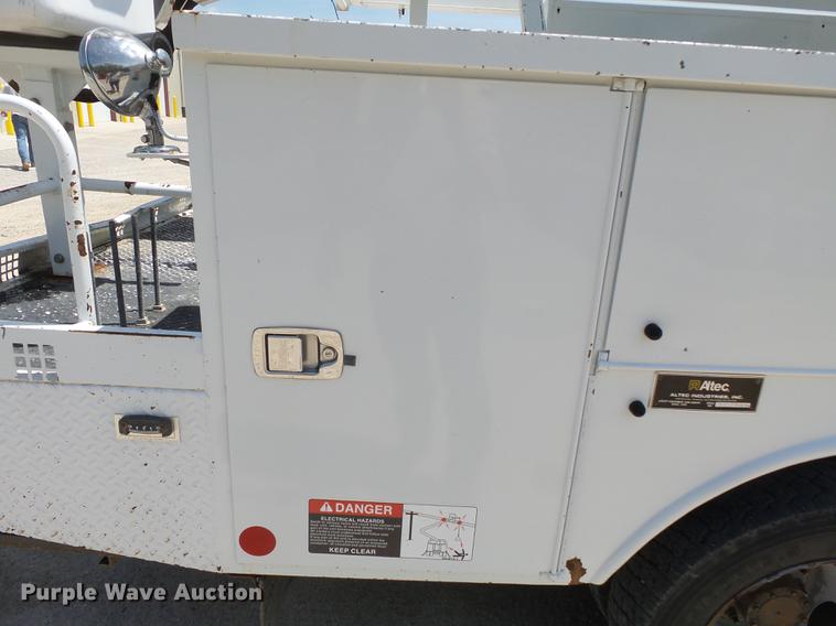 image for item DB7130 2011 Ford F550 Super Duty bucket truck