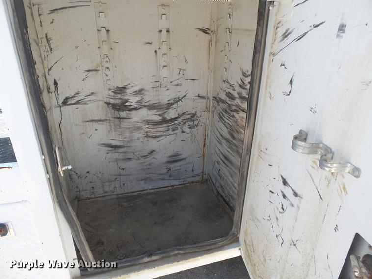 image for item DB7130 2011 Ford F550 Super Duty bucket truck