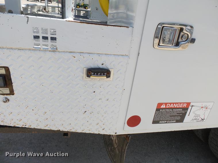 image for item DB7130 2011 Ford F550 Super Duty bucket truck