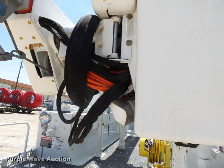 image for item DB7130 2011 Ford F550 Super Duty bucket truck