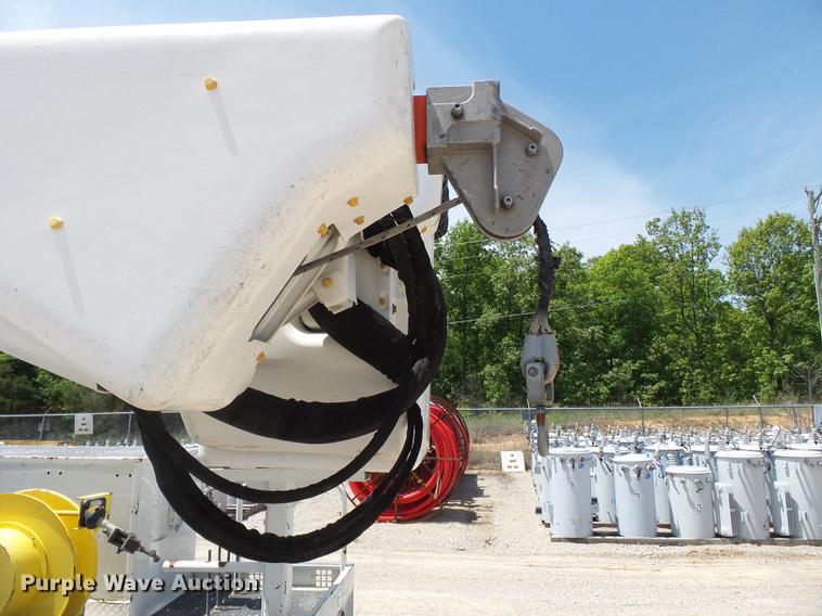 image for item DB7130 2011 Ford F550 Super Duty bucket truck