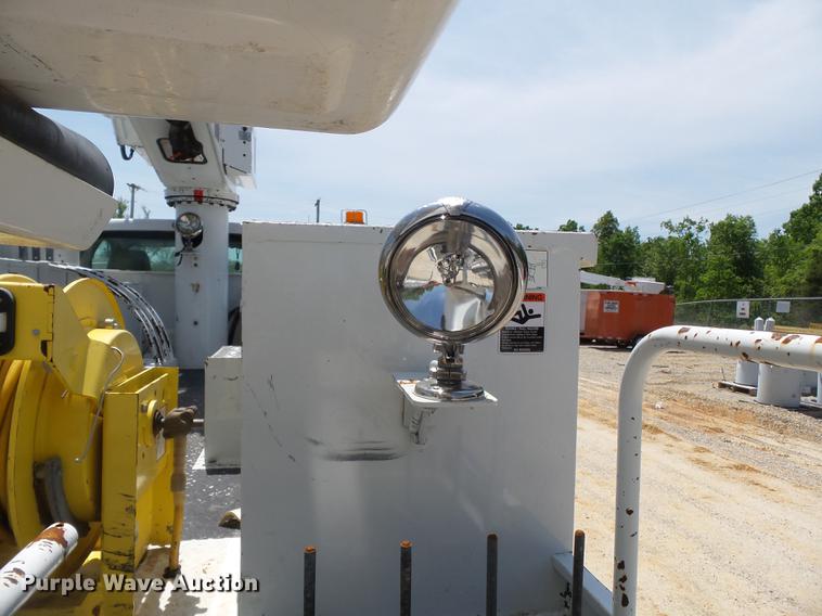 image for item DB7130 2011 Ford F550 Super Duty bucket truck