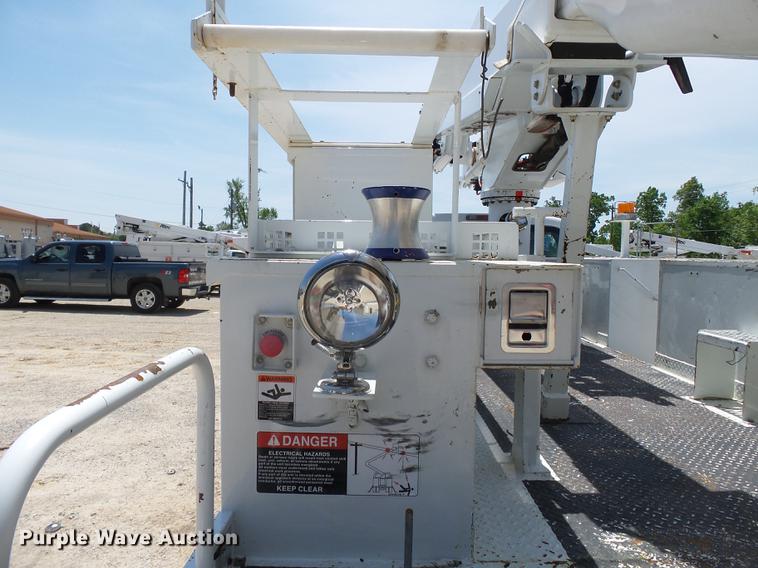 image for item DB7130 2011 Ford F550 Super Duty bucket truck