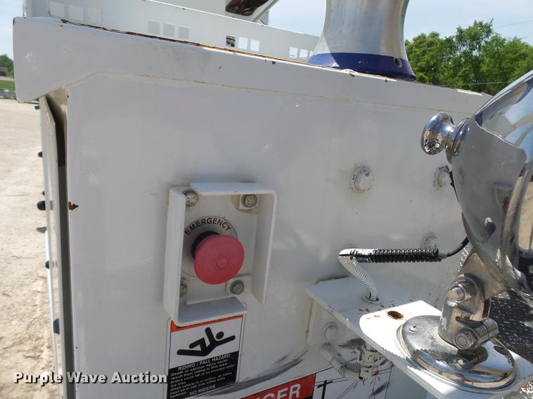 image for item DB7130 2011 Ford F550 Super Duty bucket truck