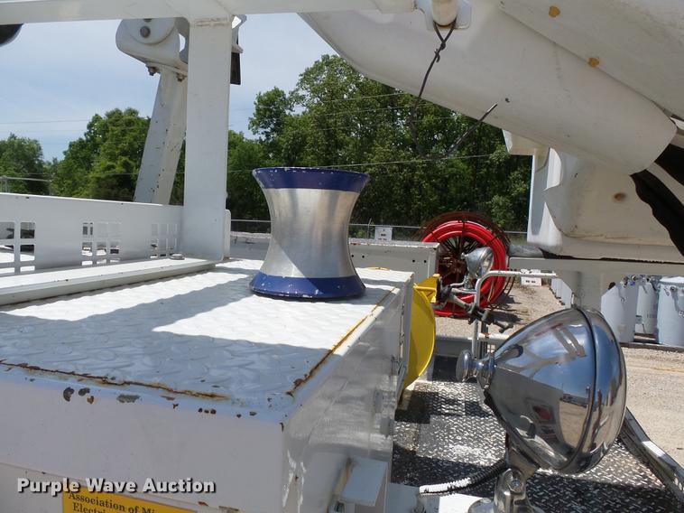 image for item DB7130 2011 Ford F550 Super Duty bucket truck