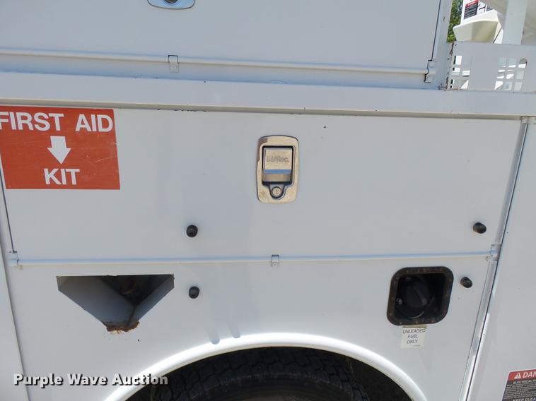 image for item DB7130 2011 Ford F550 Super Duty bucket truck