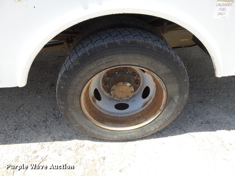 image for item DB7130 2011 Ford F550 Super Duty bucket truck