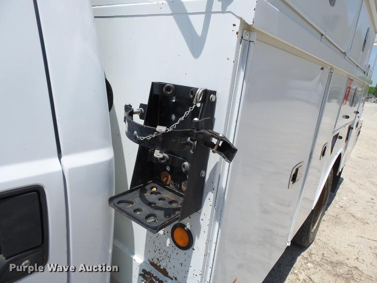 image for item DB7130 2011 Ford F550 Super Duty bucket truck