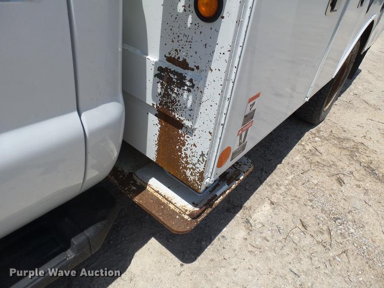 image for item DB7130 2011 Ford F550 Super Duty bucket truck