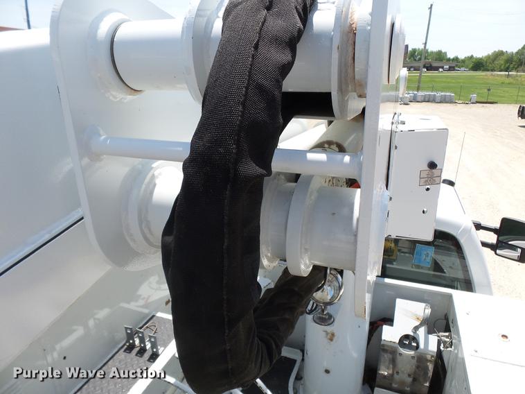 image for item DB7130 2011 Ford F550 Super Duty bucket truck