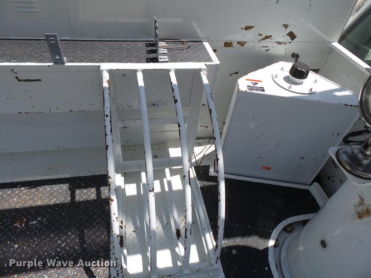 image for item DB7130 2011 Ford F550 Super Duty bucket truck