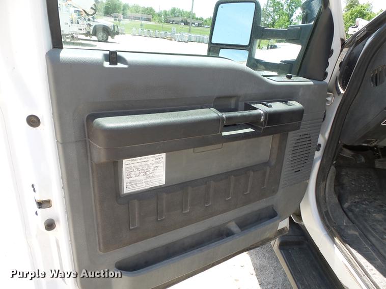 image for item DB7130 2011 Ford F550 Super Duty bucket truck