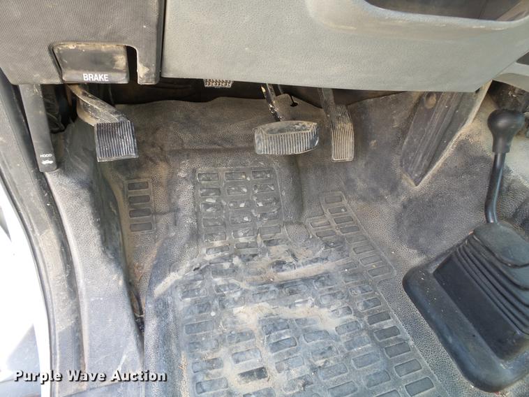 image for item DB7130 2011 Ford F550 Super Duty bucket truck