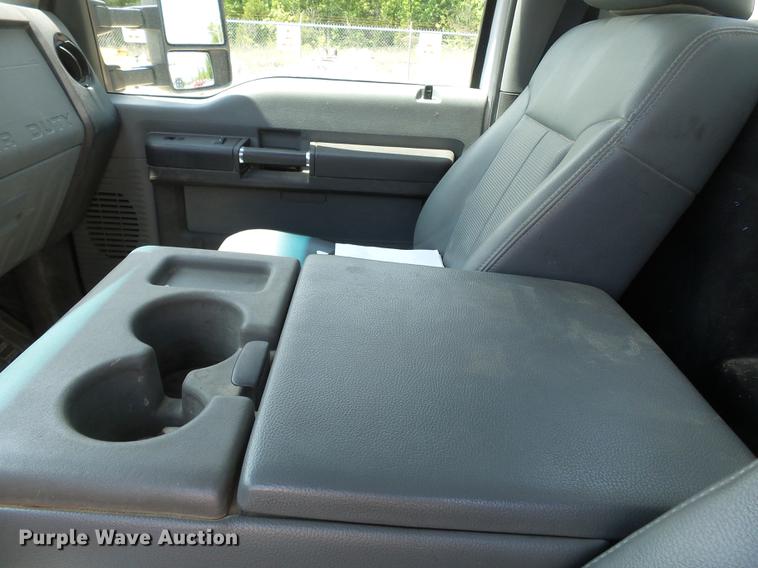 image for item DB7130 2011 Ford F550 Super Duty bucket truck