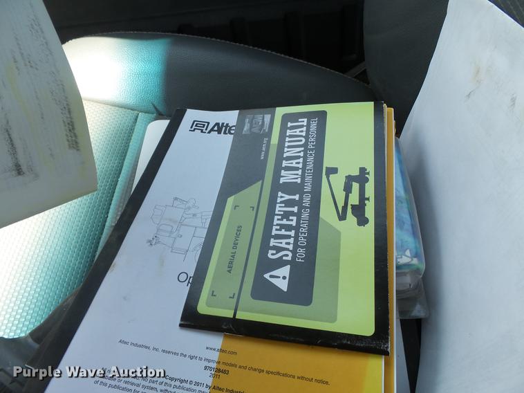 image for item DB7130 2011 Ford F550 Super Duty bucket truck