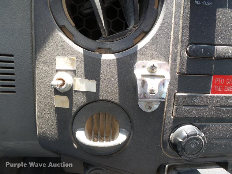 image for item DB7130 2011 Ford F550 Super Duty bucket truck