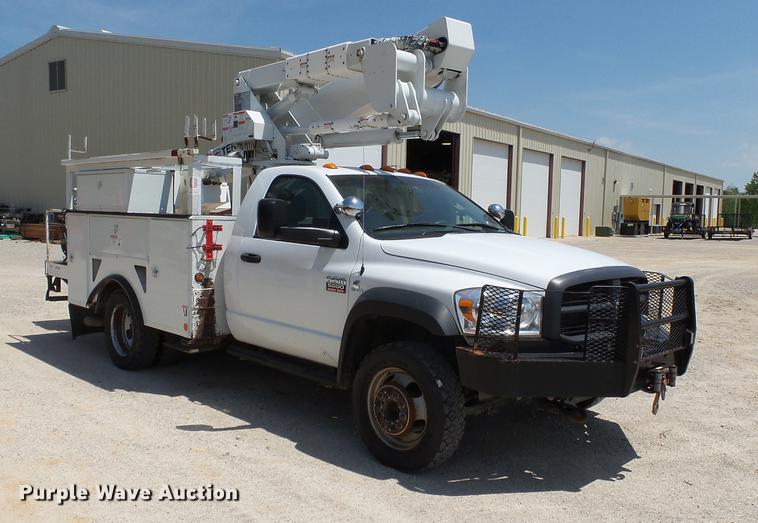 image for item DB7131 2009 Dodge Ram 5500 bucket truck