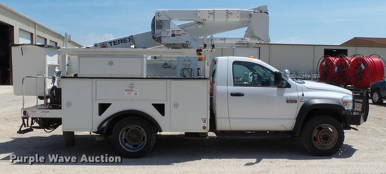 image for item DB7131 2009 Dodge Ram 5500 bucket truck