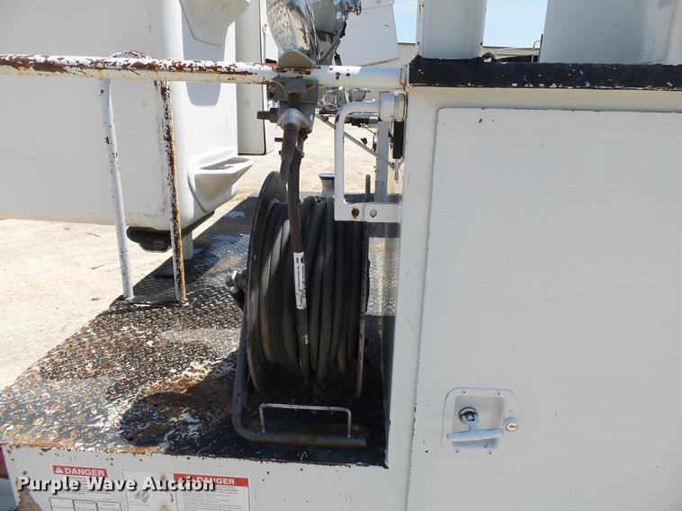 image for item DB7131 2009 Dodge Ram 5500 bucket truck