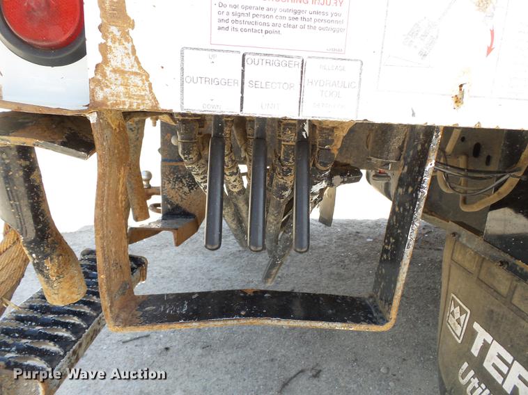 image for item DB7131 2009 Dodge Ram 5500 bucket truck