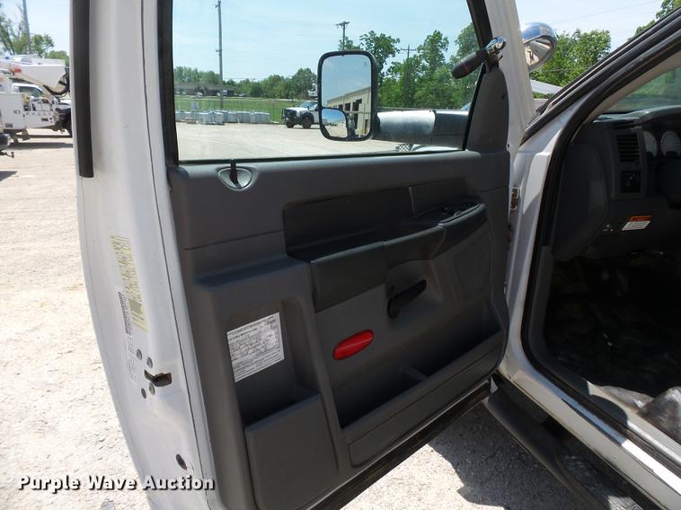 image for item DB7131 2009 Dodge Ram 5500 bucket truck